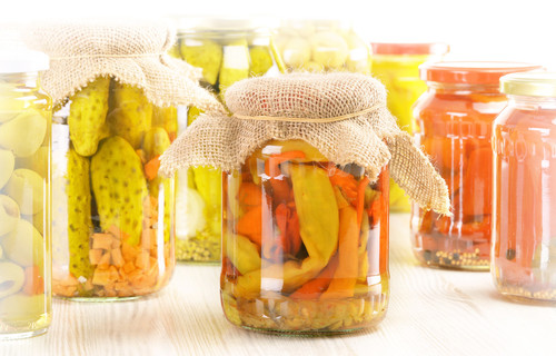 食品瓶子与罐头食品 设计素材与实用价值